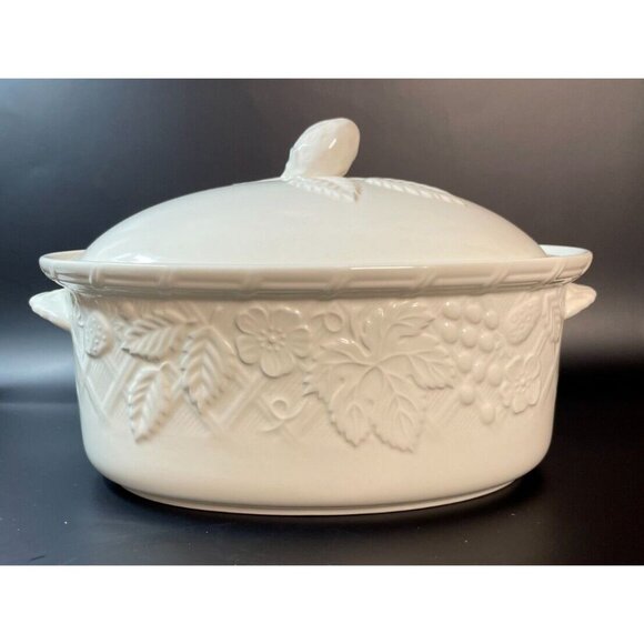 Mikasa English Countryside White 2 Quart Oval Casserole Dish - Picture 1 of 6